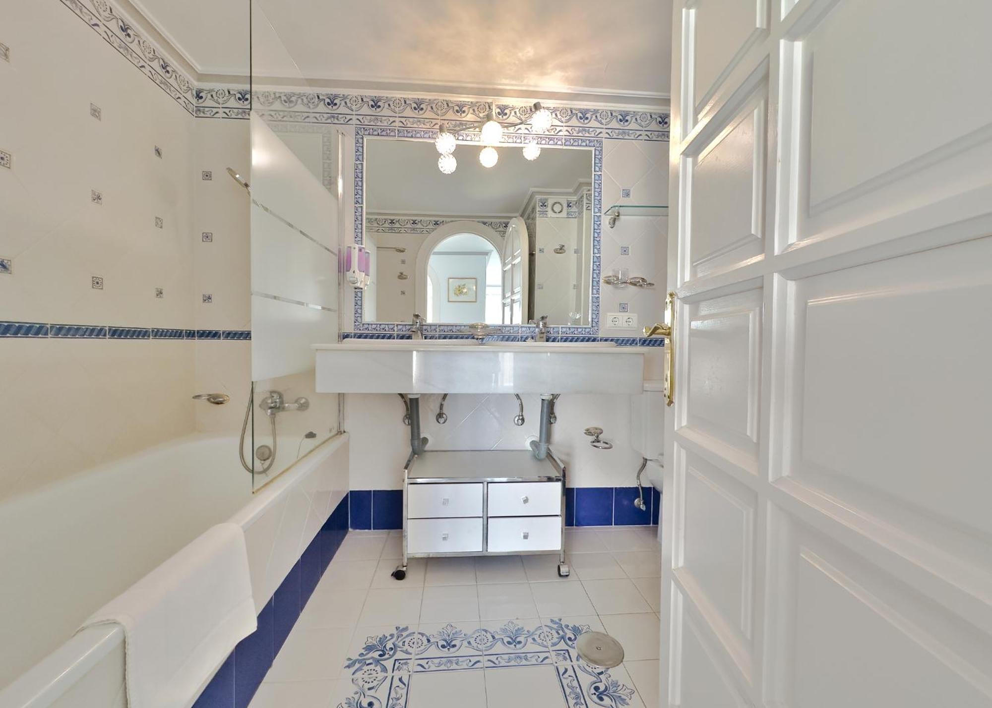 Skol 508 West Facing Duplex With Amazing Sea Views Marbella