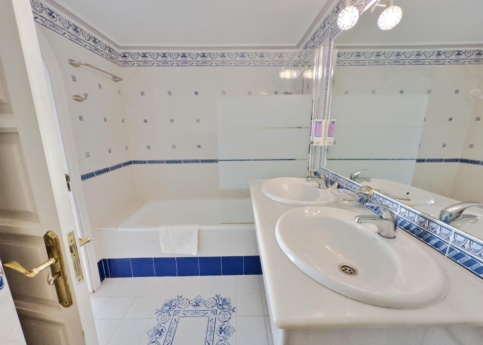Skol 508 West Facing Duplex With Amazing Sea Views Marbella